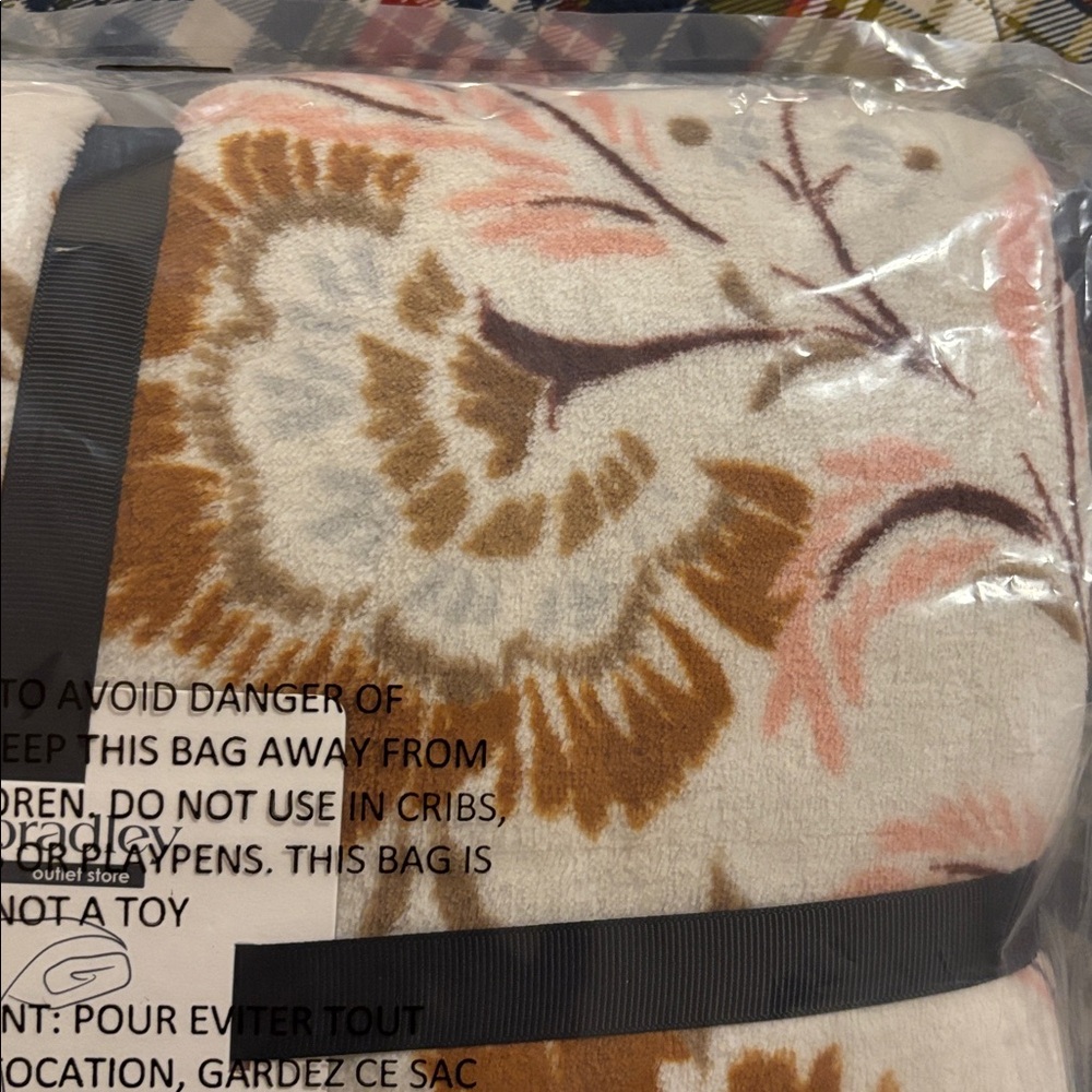 Vera Bradley Floral Blanket in Cream and Brown - Picture 5 of 7